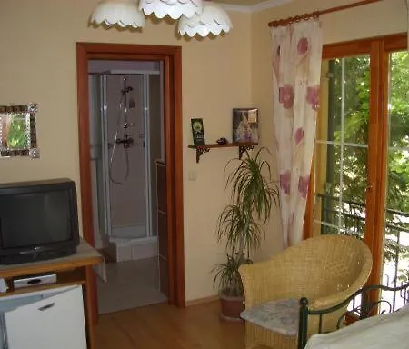 Bundi Vendeghaz 3* Kehidakustány