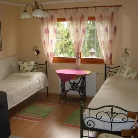 Guest house Bundi Vendeghaz Kehidakustany