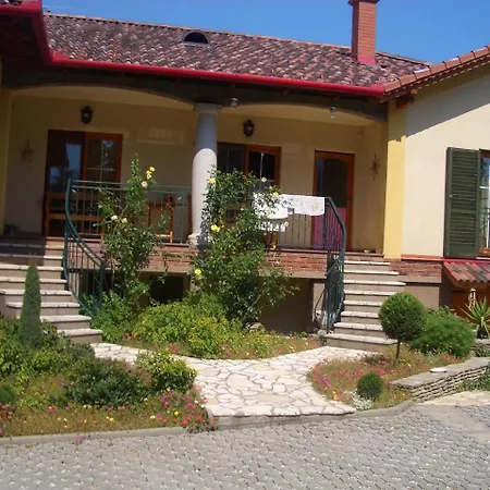 Bundi Vendeghaz Guest house