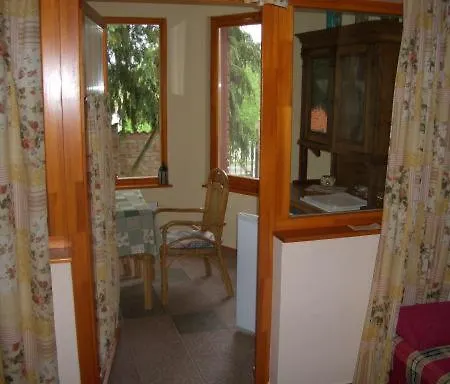 Guest house Bundi Vendeghaz Kehidakustany