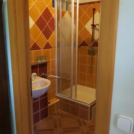 Bundi Vendeghaz Kehidakustany