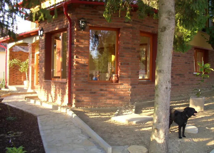 Bundi 3* Kehidakustány