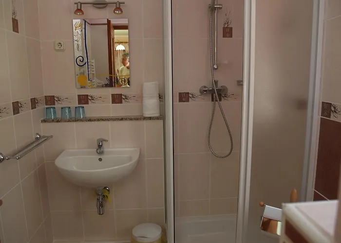 Bundi 3* Kehidakustány